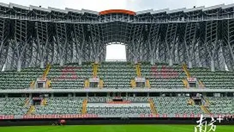 贾玲拍摄现场惊喜现身，疑似与黄渤合作，豪华房车阵容引注目